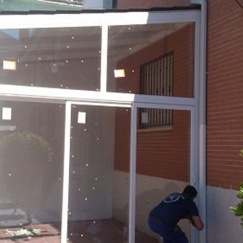 Cerramiento Tres Carriles con Techo Panel de Teja