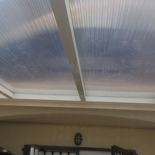 Cerramiento de techo con cristal y alluminio