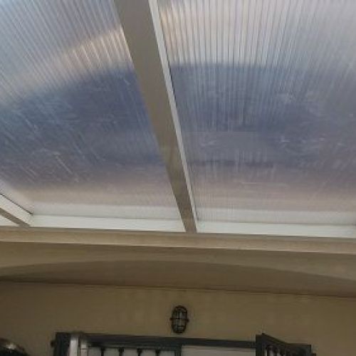 Cerramiento de techo con cristal y alluminio